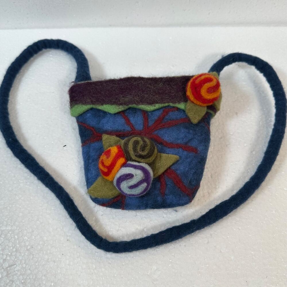 Handmade Wool Coin Purse Handbag Made in Nepal Small Zip Top Blue Purple Flower